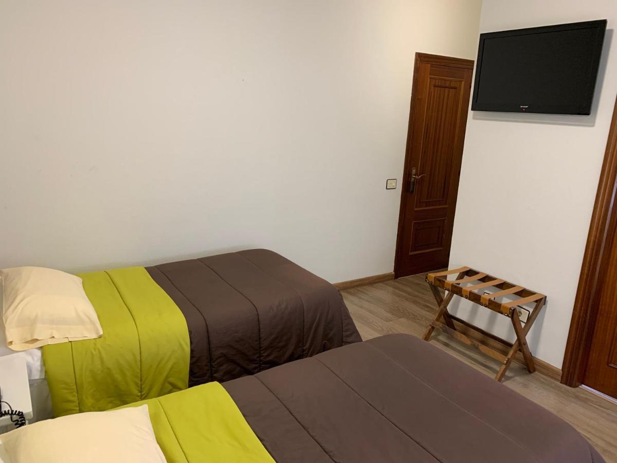 Hotel Los Olmos Lugo Exteriör bild